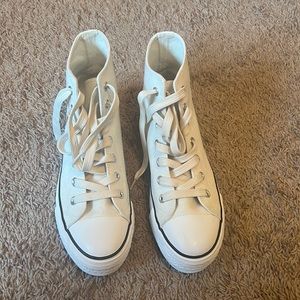 High top off white sneaker